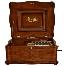 American Regina 20 3/4" Disc Music Box